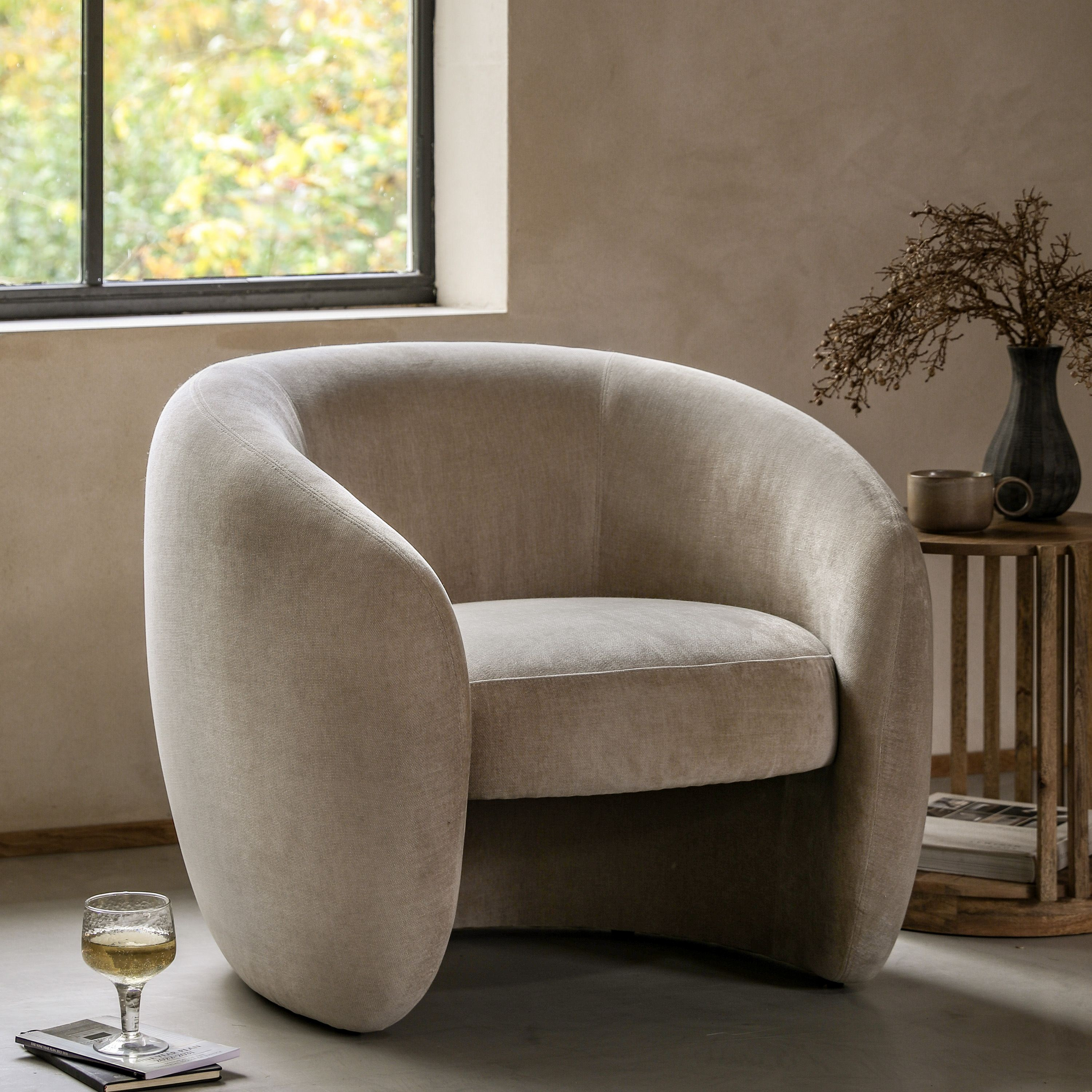 Curvo Armchair Cream